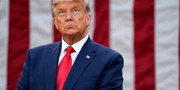 نوسانات محبوبیت ترامپ: سفری پرتلاطم از نامزدی تا بازگشت به قدرت