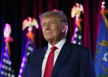 «کریسمسِ خشم؛ تبریک ترامپ با چاشنی جنگ فرهنگی، خودستایی اقتصادی و خط‌کشی تازه در سیاست آمریکا»