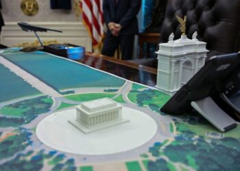 طاق نصرت ترامپ؛ نماد پیروزی ملی